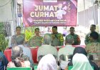 Polres-Tanjungperak-Sampaikan-Pesan-Pemilu-Damai-Melalui-Jumat-Curhat.