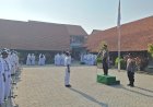 Polisi-Sidoarjo-Beri-Edukasi-Pelajar-Saat-Upacara-Senin