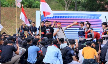 Polri-Peragakan-Model-Pelayanan-Unjuk-Rasa-Terbaru-pada-Apel-Kasatwil-2025,-Dirsamapta:-“Semua-Tindakan-Harus-Sesuai-Prosedur-dan-Berbasis-HAM”