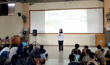 Polresta-Sidoarjo-Sosialisasikan-Anti-Bullying-di-SMP-Al-Islam-Krian