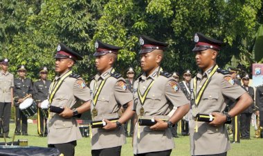 Anak-Petani-hingga-Montir-Jadi-Lulusan-Terbaik-Bintara-Remaja-SPN-Polda-Jatim