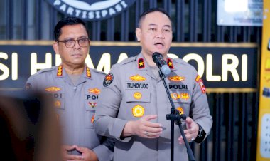 Perkuat-Operasi-SAR,-Polri-Evakuasi-Dua-Jenazah-KM-Virgo-dengan-Helikopter