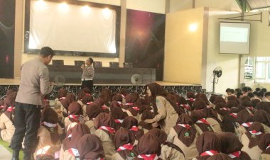 Polresta-Sidoarjo-Edukasi-Pemanfaatan-AI-ke-Pelajar