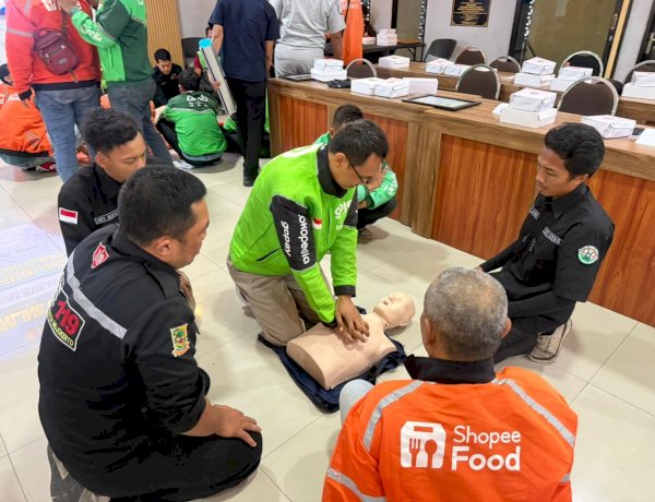 Polres Mojokerto Kota Bekali Driver Ojek Online Keterampilan PPGD untuk Penyelamat di Jalan
