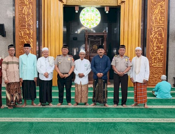 Kapolsek Gedangan Sholat Jumat Keliling, Perkuat Sinergi dengan Masyarakat
