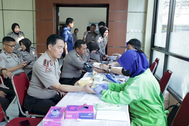 Polda Jatim dan Insan Pers Gelar Donor Darah, Wujud Sinergi Kemanusiaan di Hari Jadi ke-75 Humas Polri